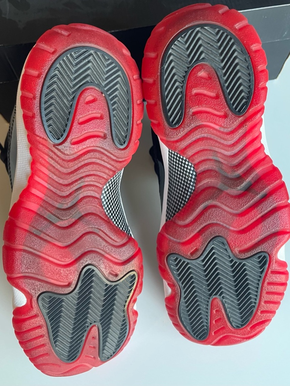 AIR JORDAN 11 RETRO GS "BRED"  | US 6Y, UK5.5, 24cm | 378038-010 - Picture 3 of 11